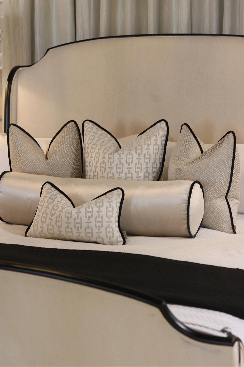Andrew Martin 'Burlington String' Bed Cushion Set