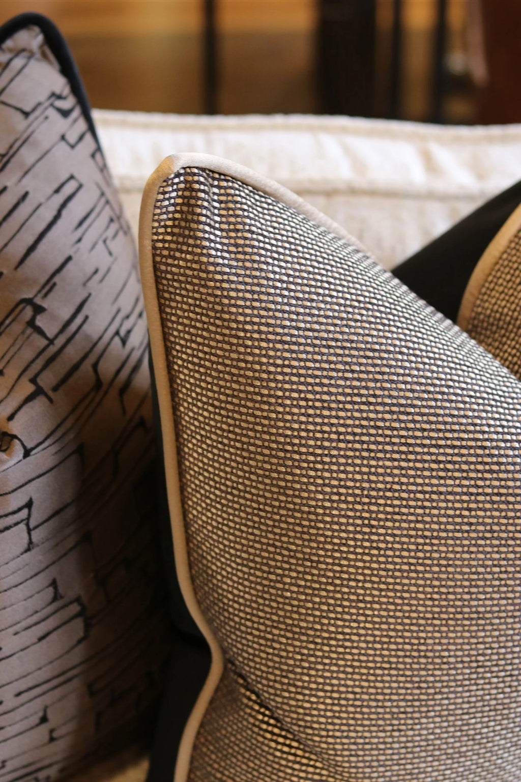 Zeus Bark Cushion