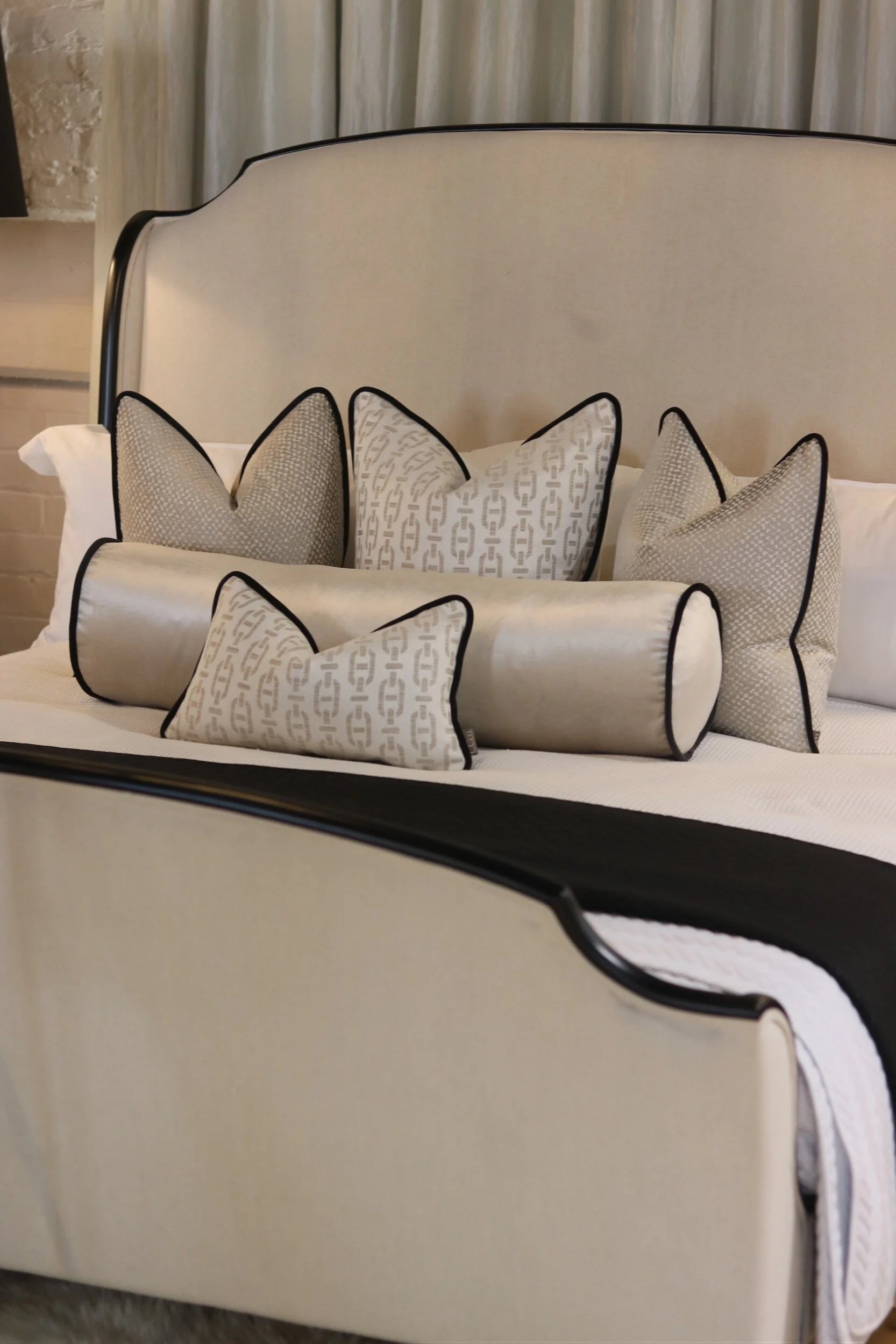 Andrew Martin 'Burlington String' Bed Cushion Set