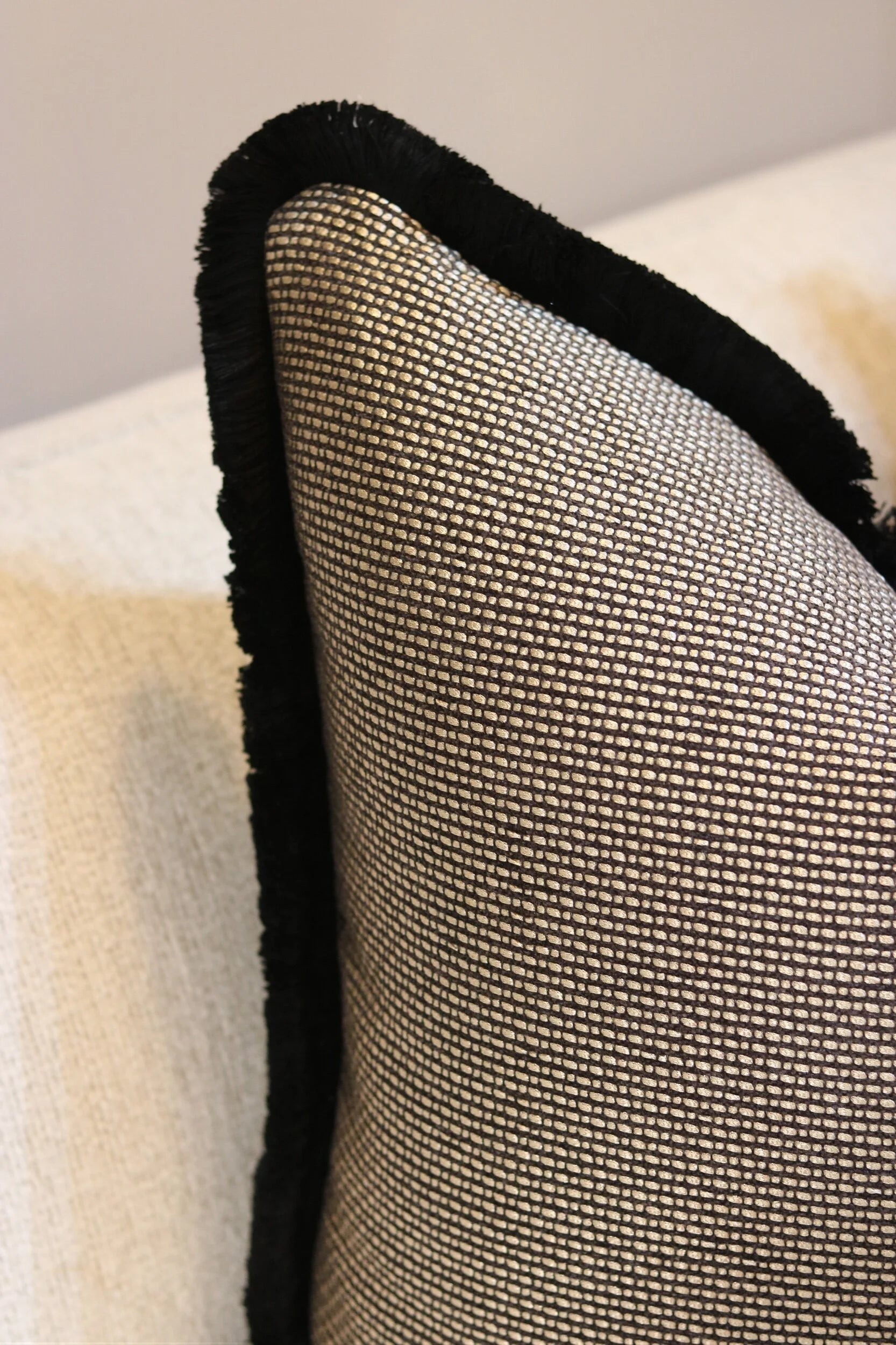 Zeus Bark Cushion