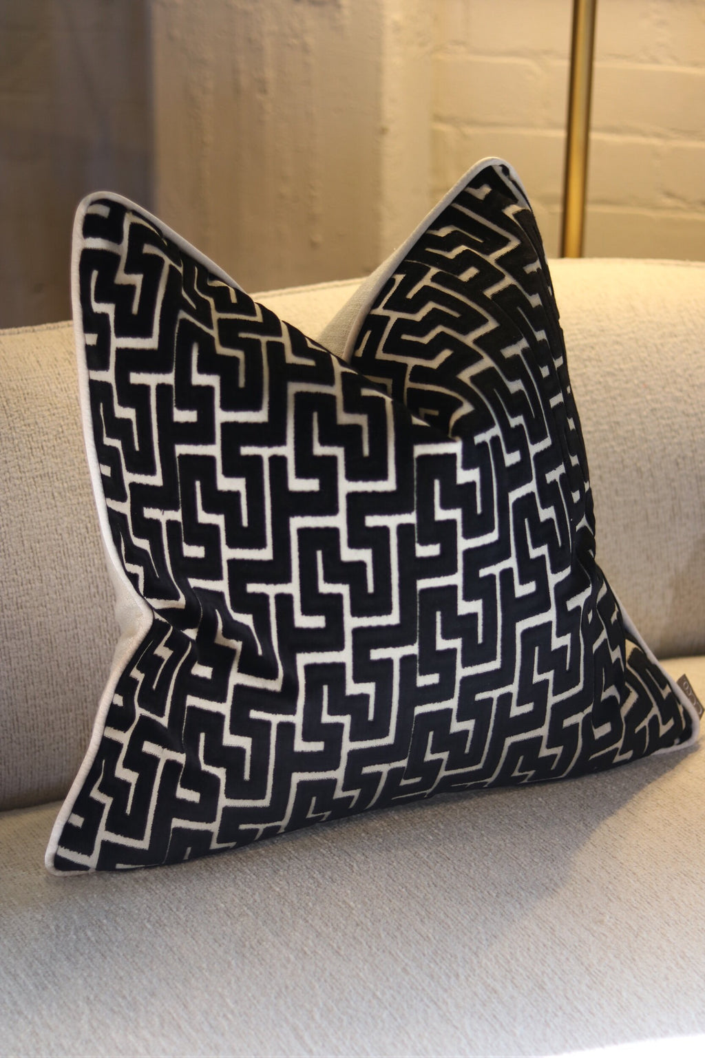 Biscaya Noir Cushion