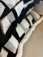 Hymne Noir Cushion