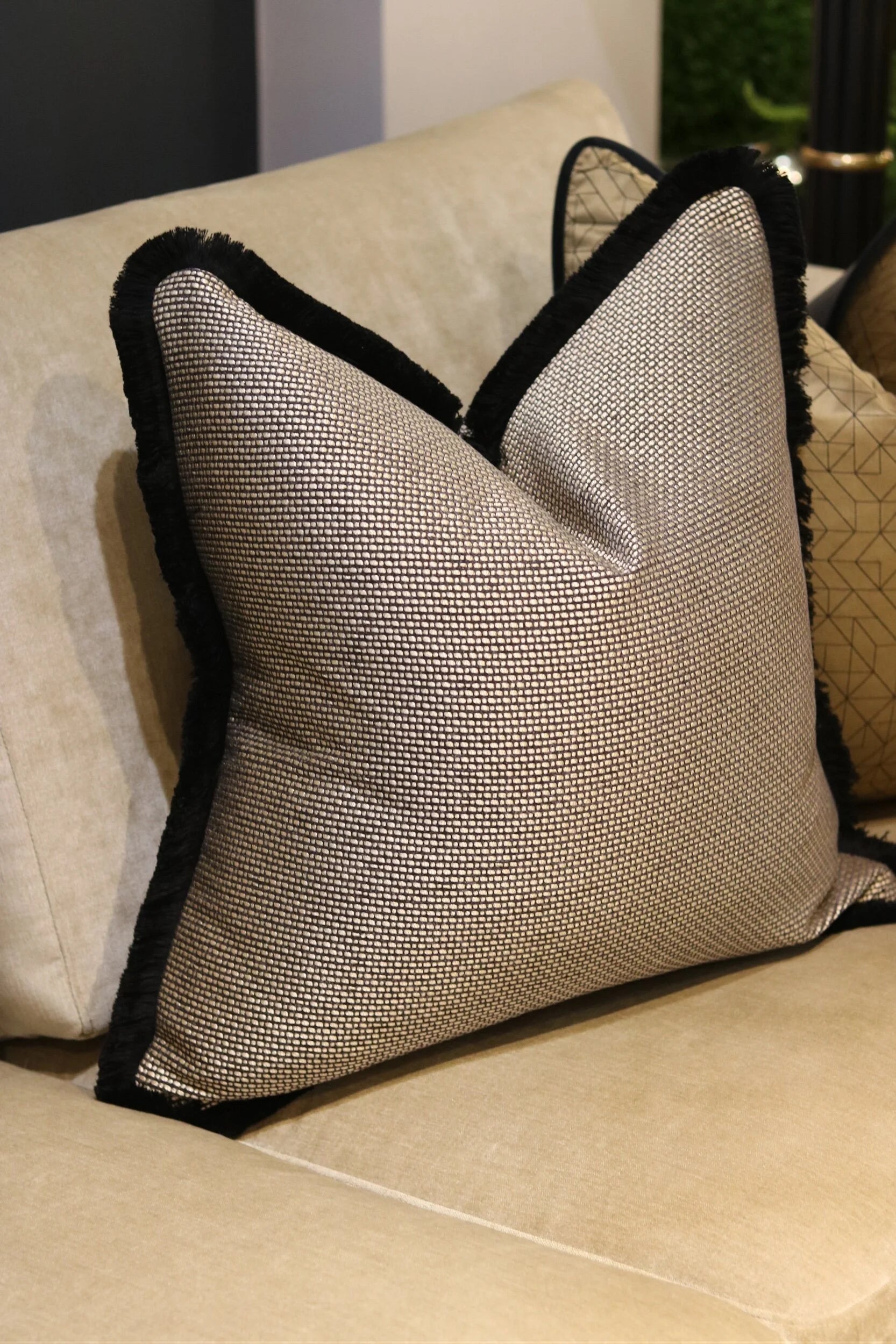 Zeus Bark Cushion