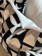 Hymne Noir Cushion