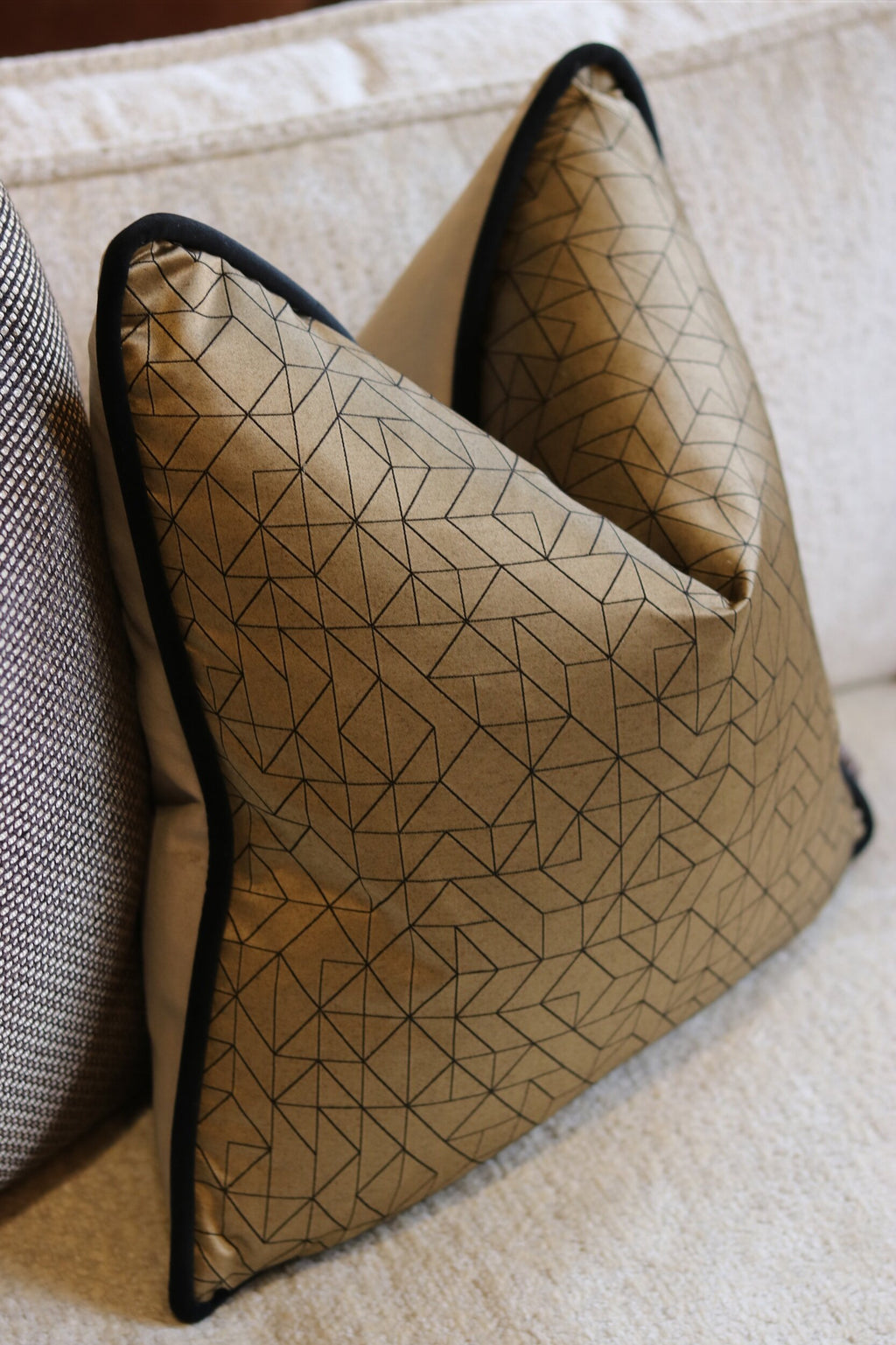 Ares Gold Cushion