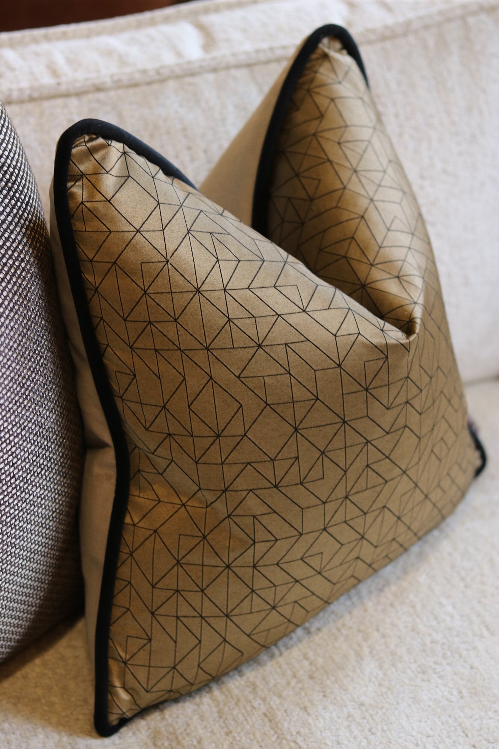 Ares Gold Cushion
