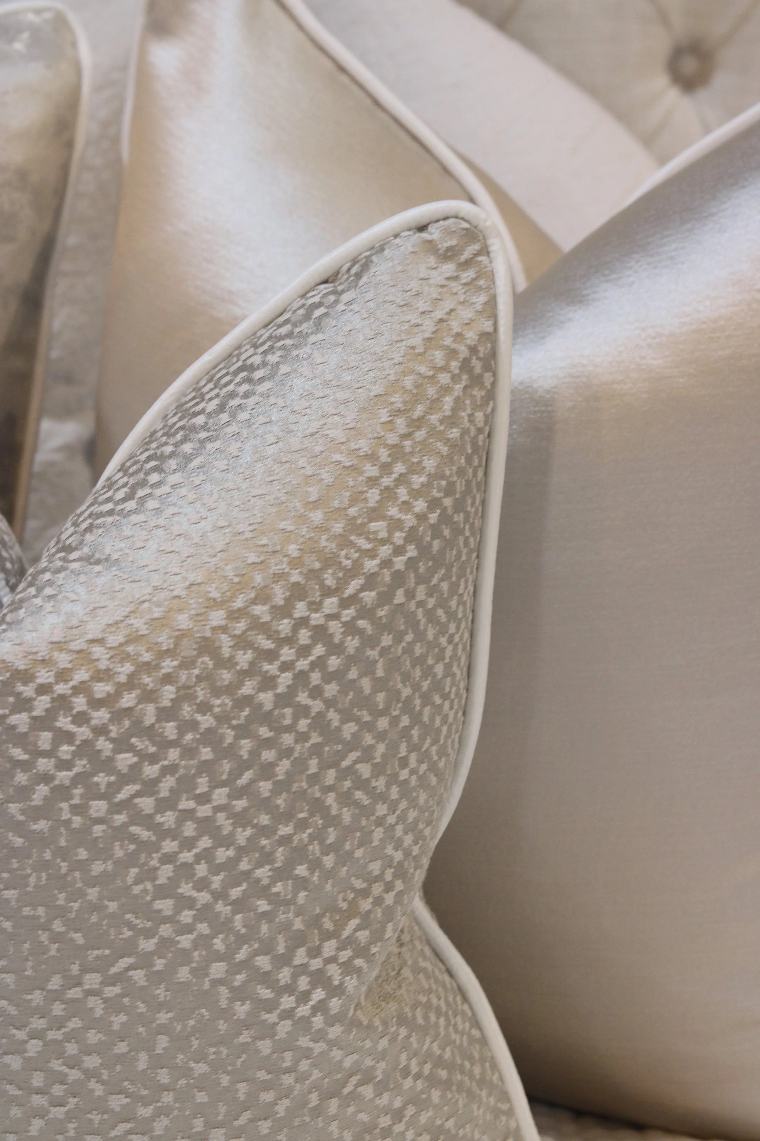 The Pearl Bed Cushion Set