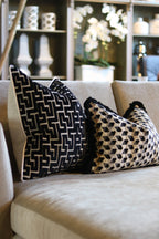 Arneal Noir Cushion