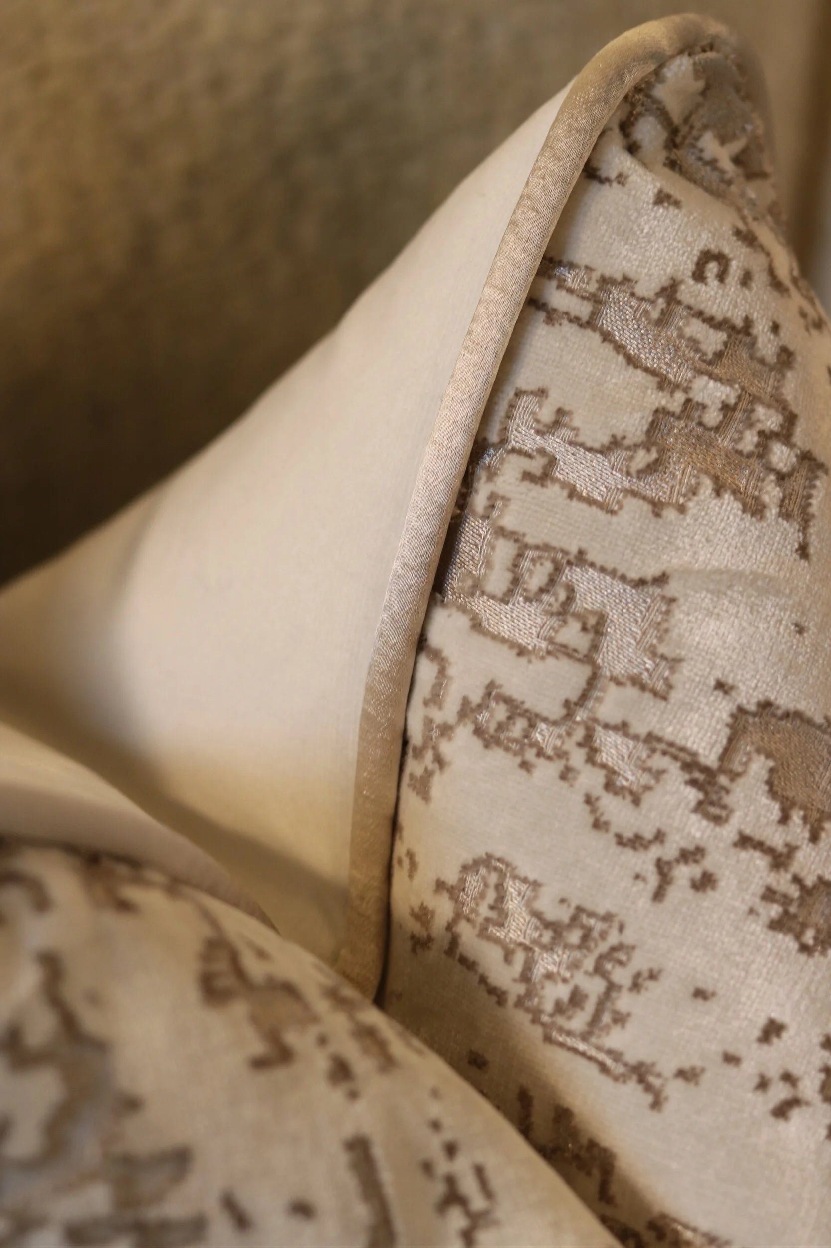 Grimaldi Moonbeam Cushion
