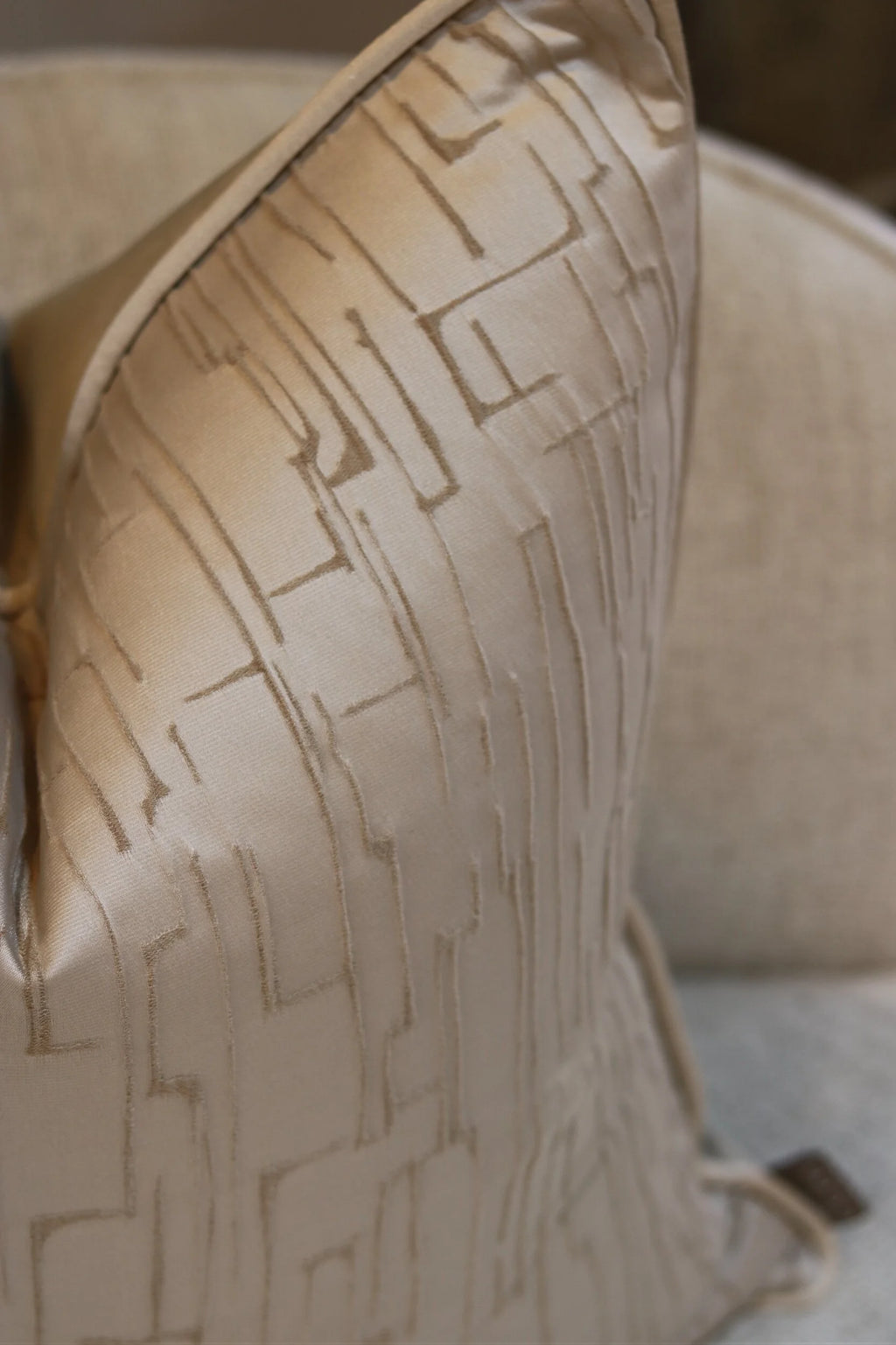 Hera Tusk Cushion