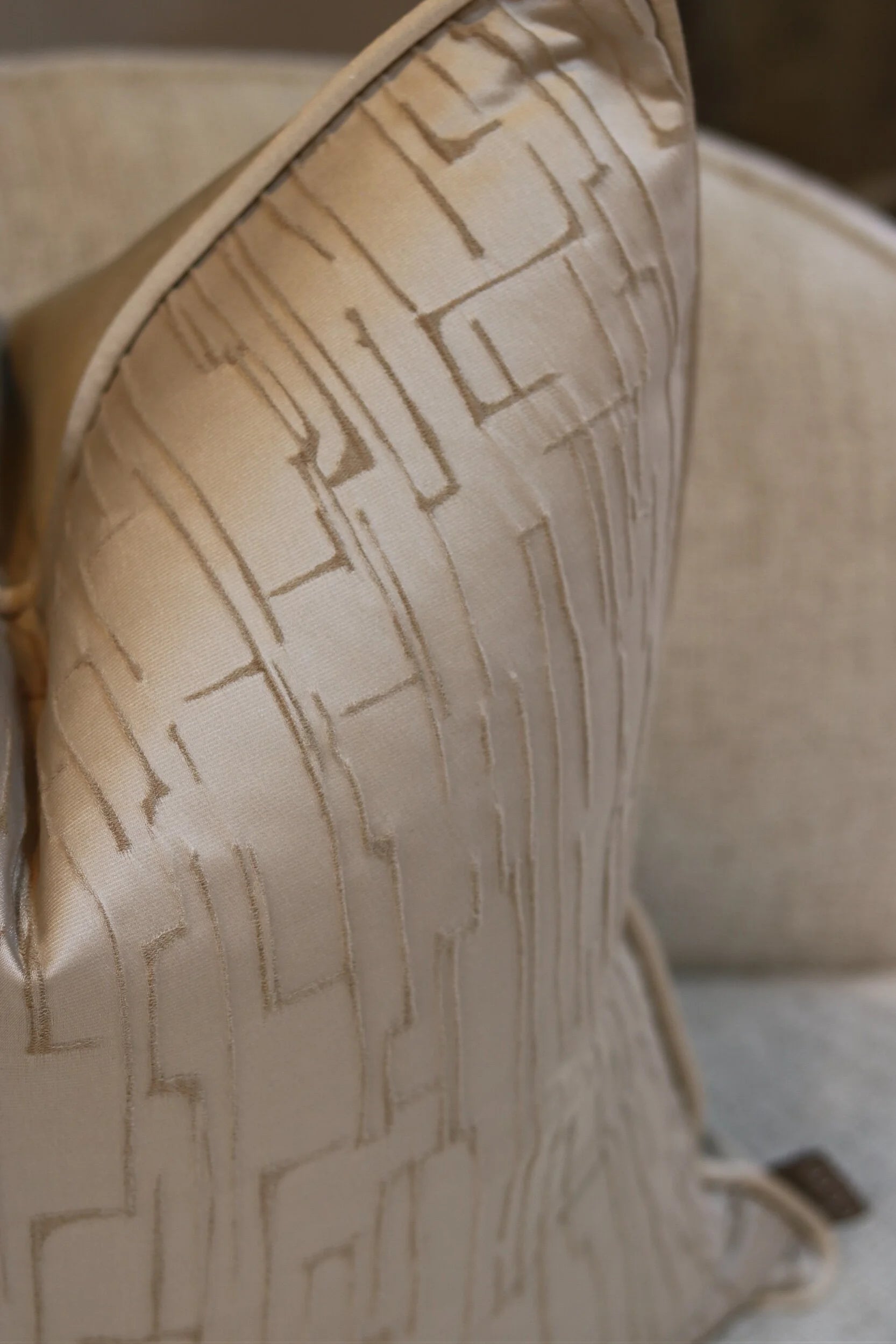 Hera Tusk Cushion