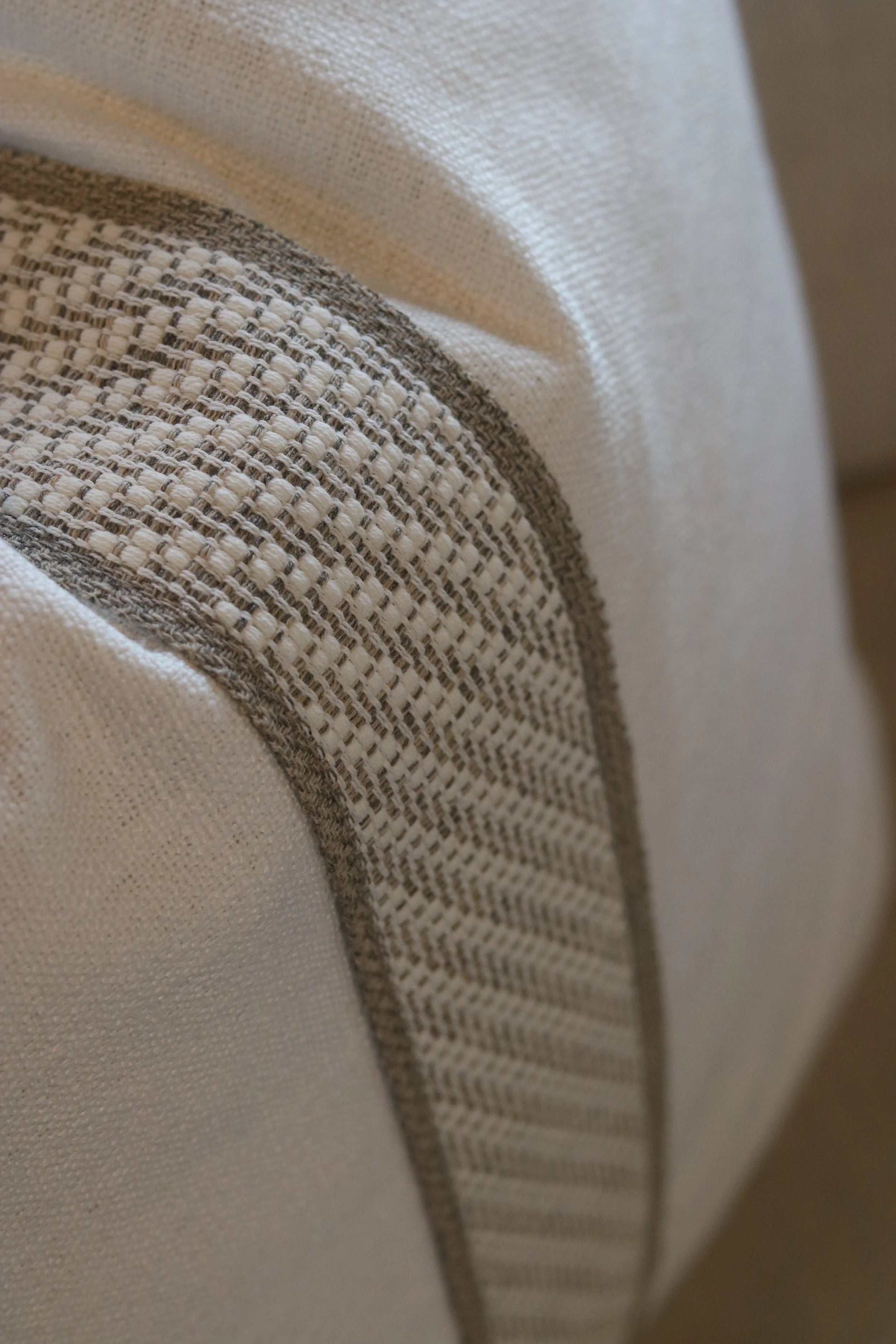 Tubai Linen Cushion