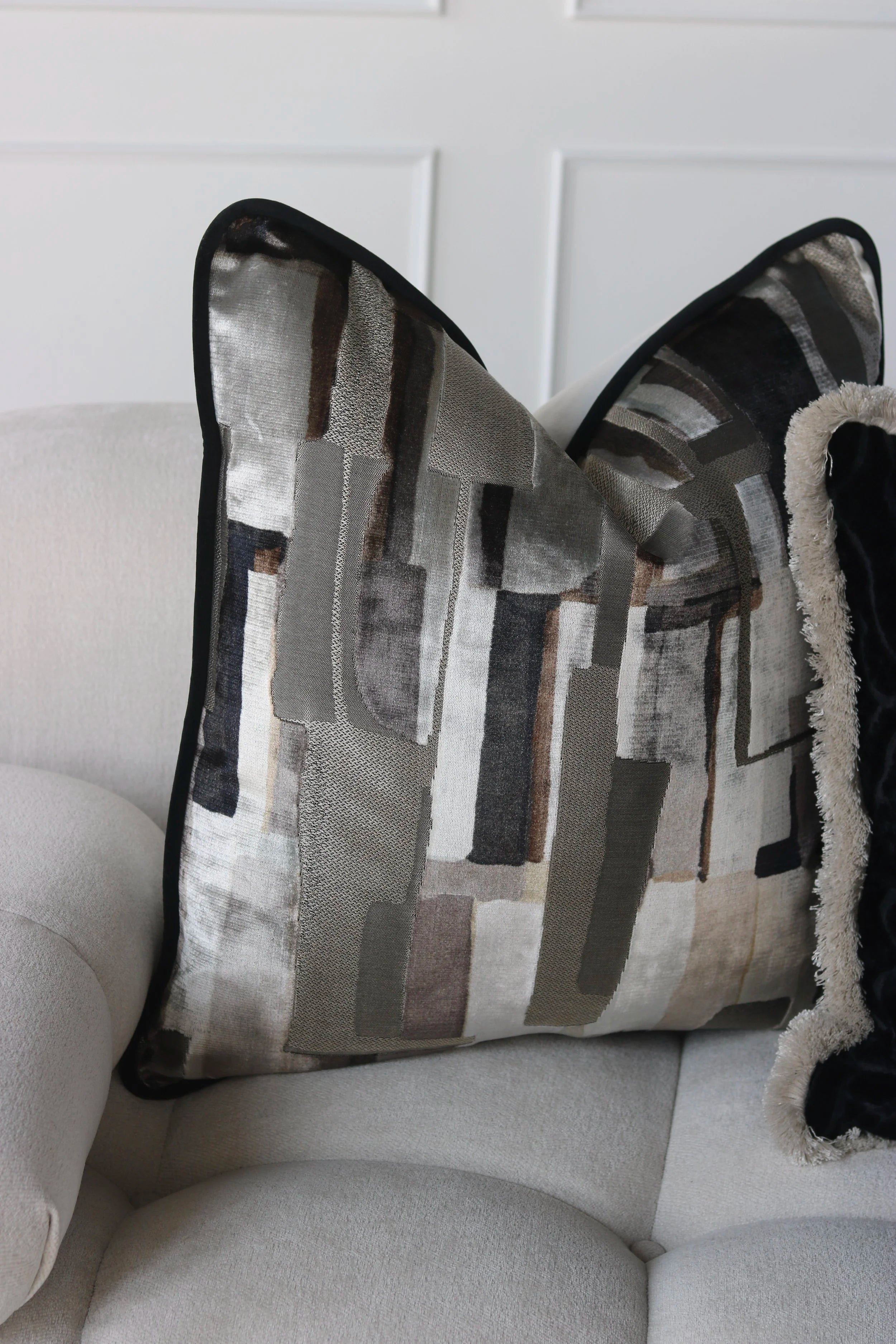Quadrata Mercury Cushion