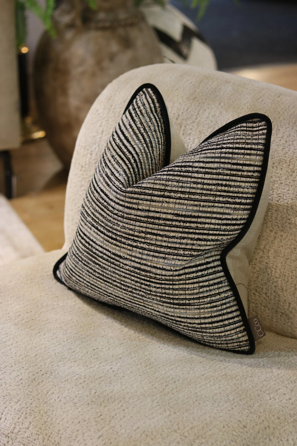Designers Guild 'Sakiori Graphite'