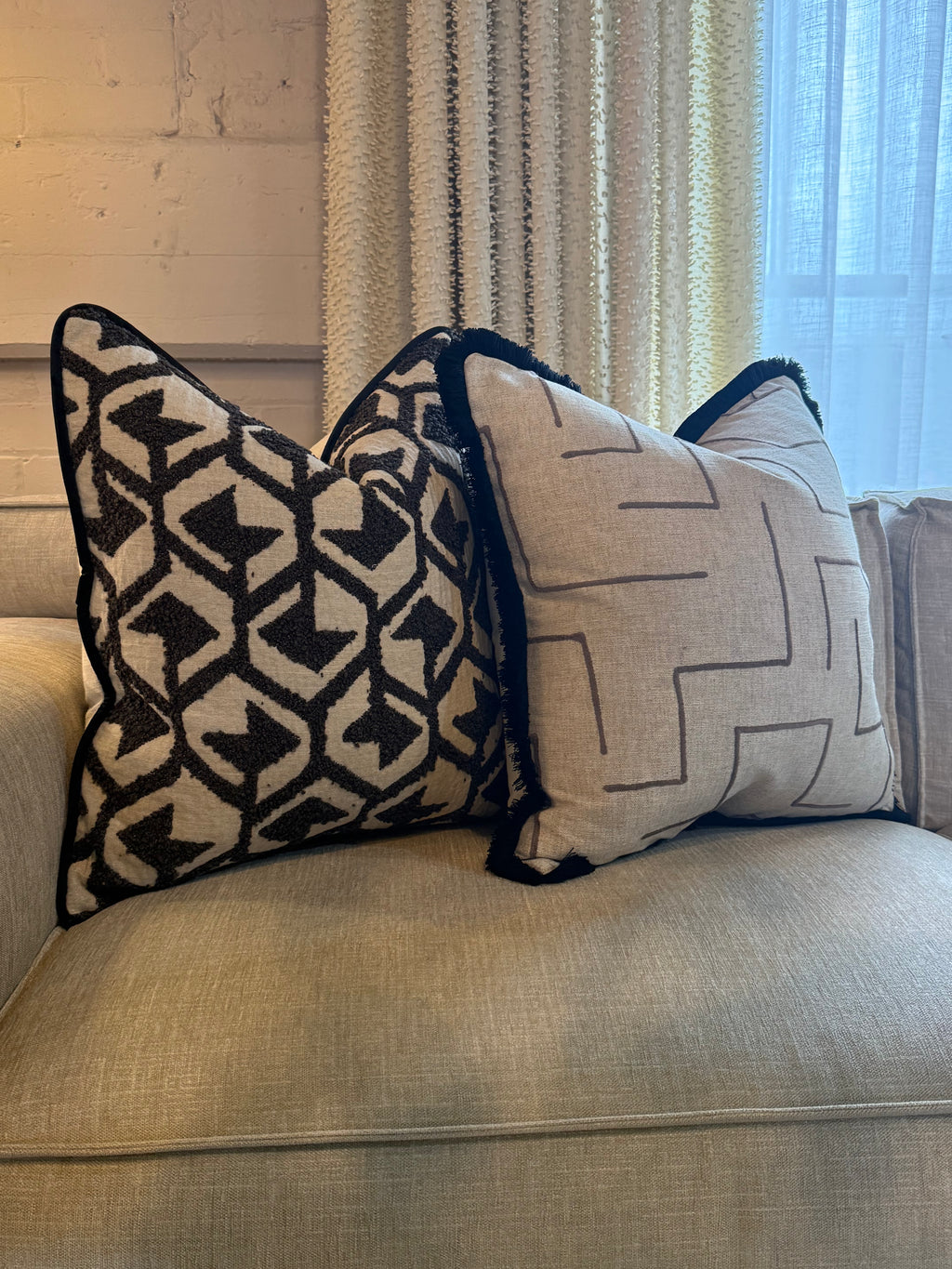 Hex Carbon Cushion