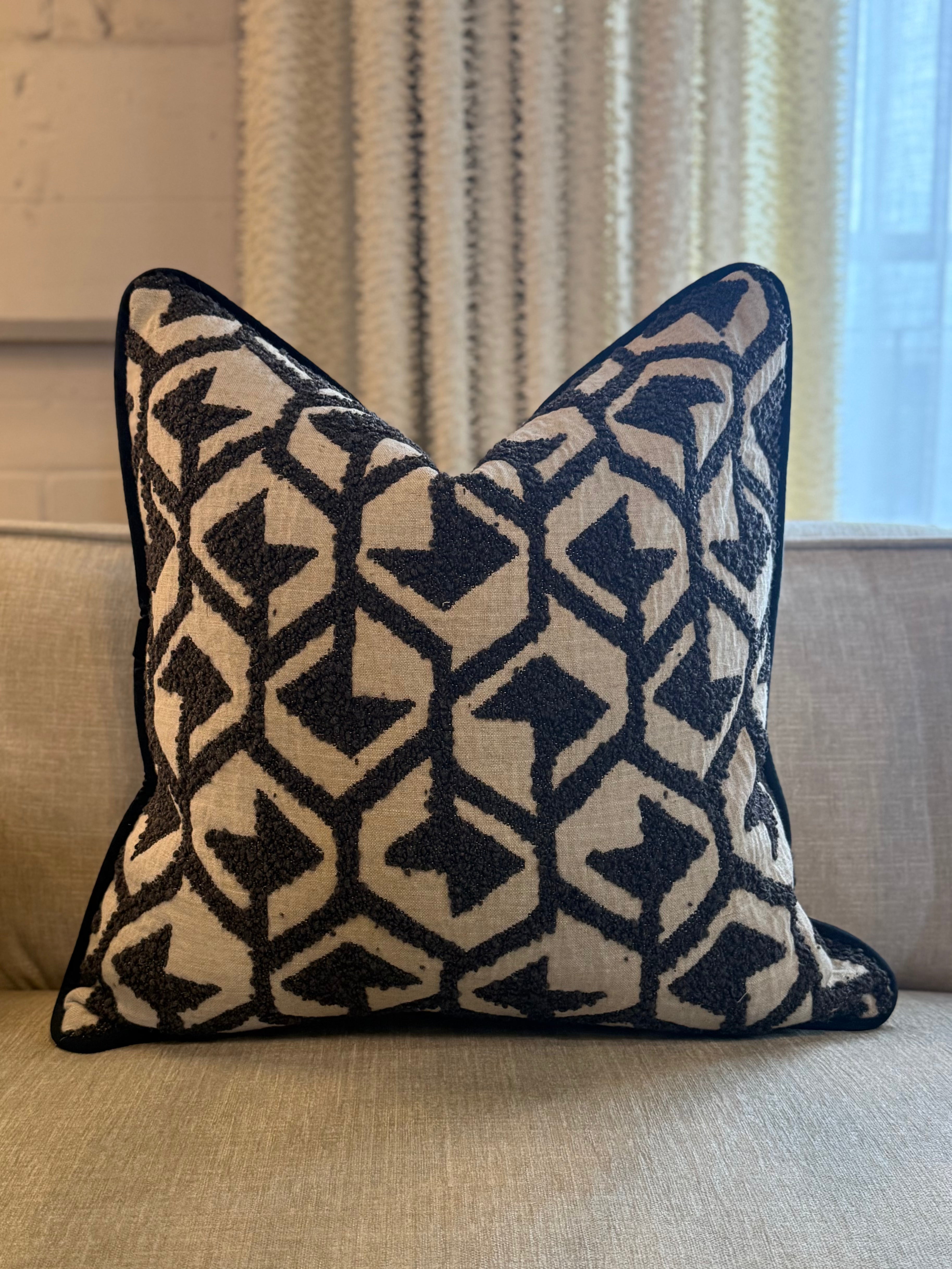 Hex Carbon Cushion