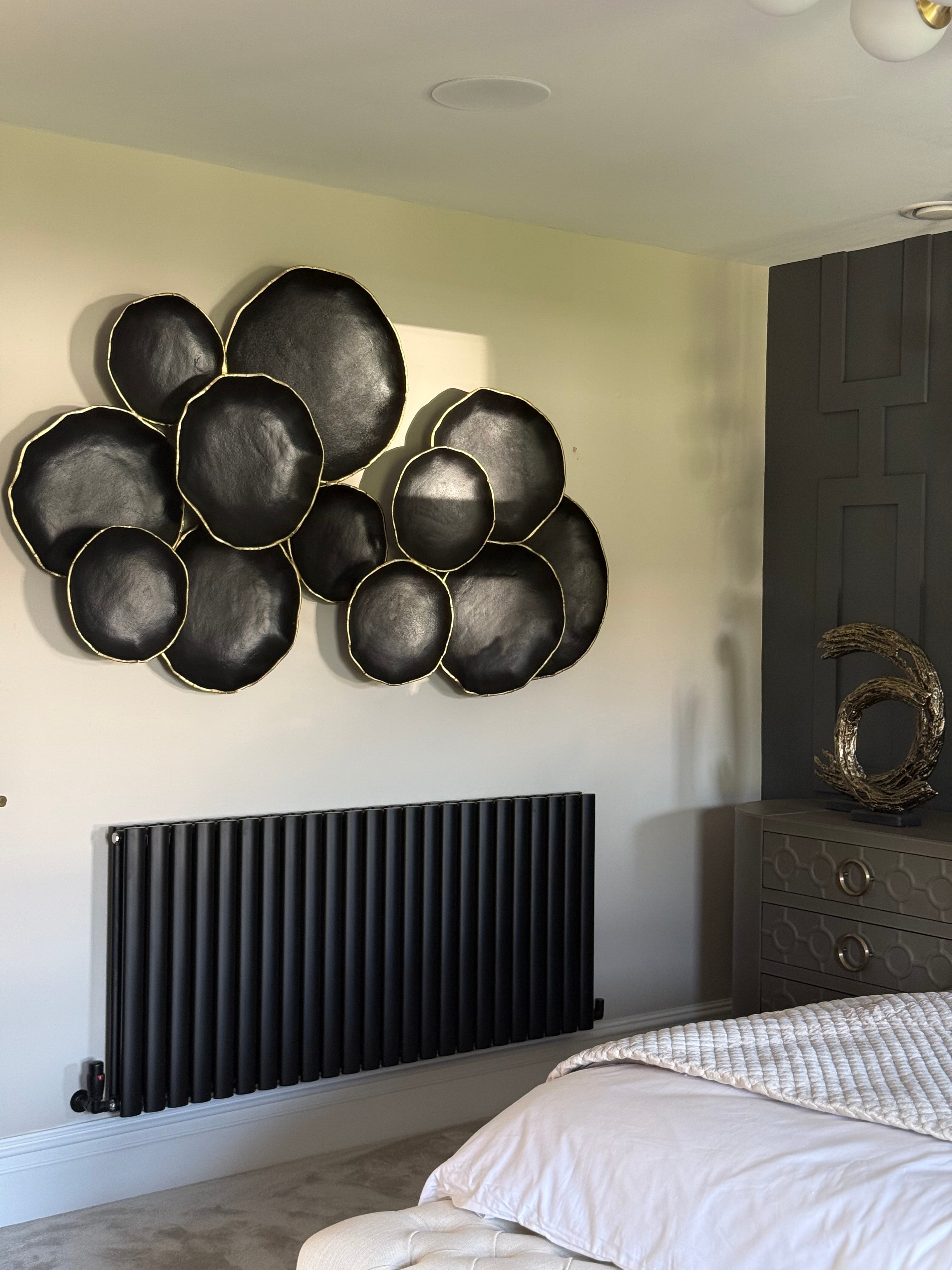 Arlow Disc Black Metal Wall Art