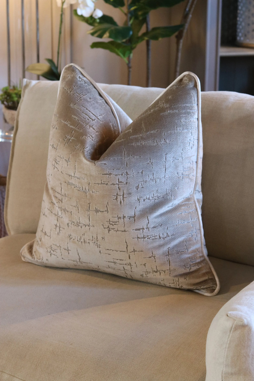 Lilou Champagne Cushion