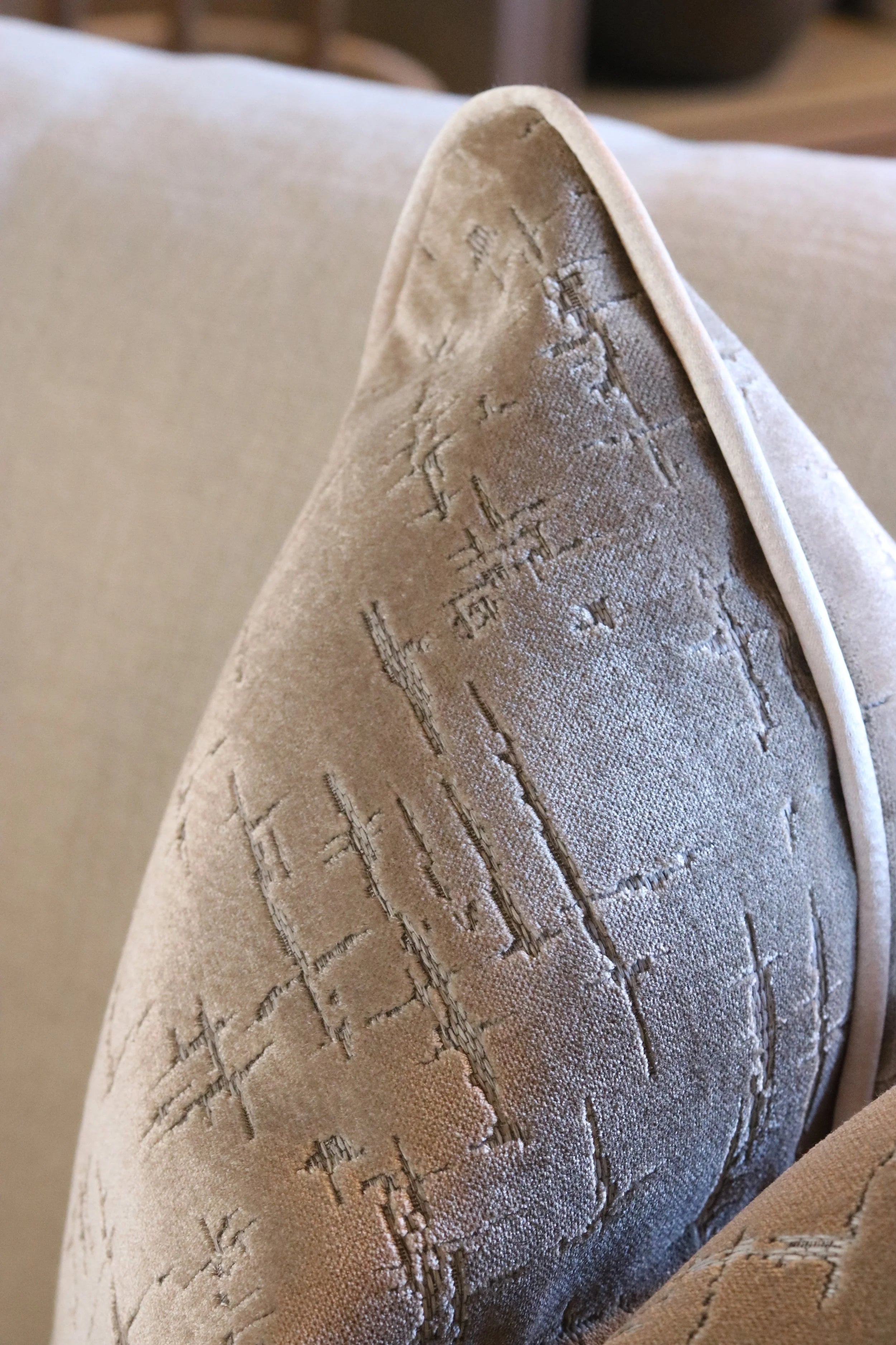 Lilou Champagne Cushion