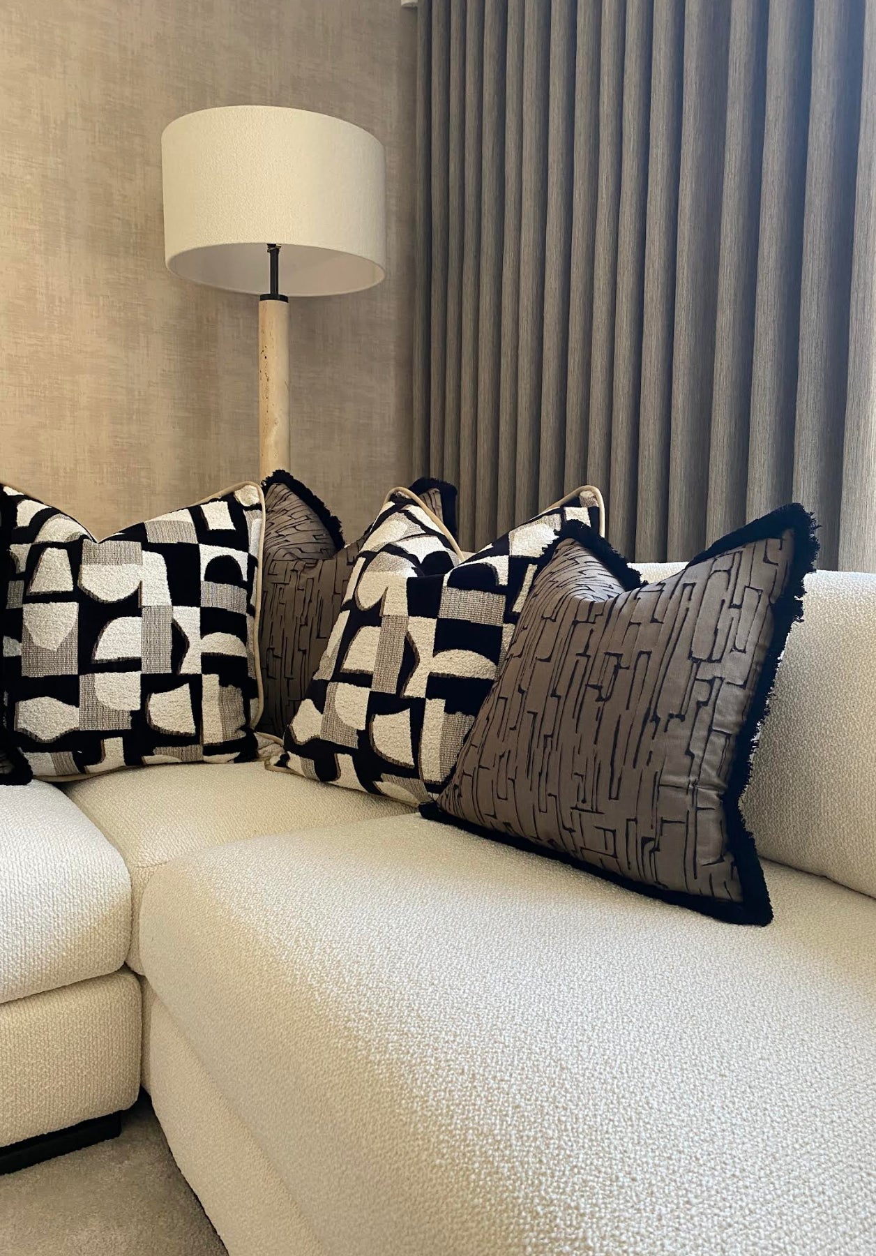 Hymne Noir Sofa Cushion Set