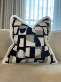 Hymne Noir Cushion