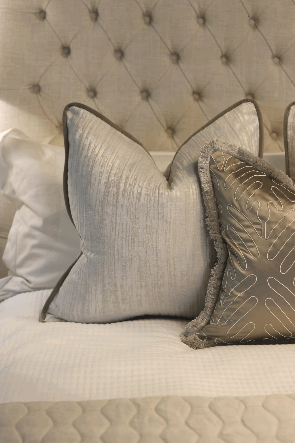Limited Edition 'Thornby Ivory' Bed Cushion Set