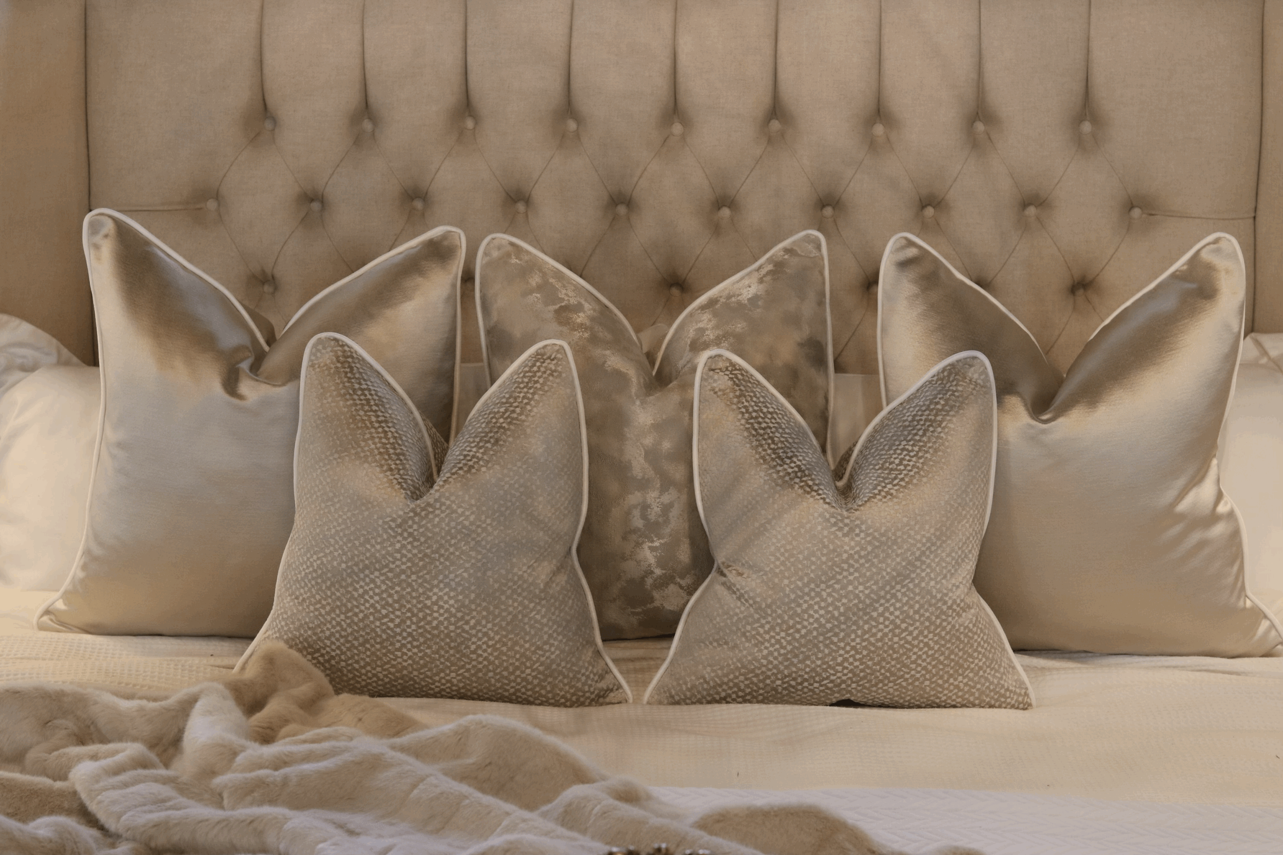 The Pearl Bed Cushion Set